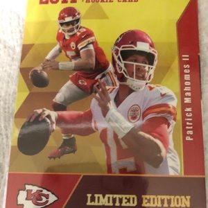 Patrick Mahomes ll 1917 Rookie card 15 Kansas NFL